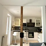 Exklusive Altbauwohnung Mit Whirlpool Und Kueche