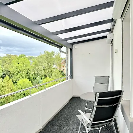 Exklusive Altbauwohnung Mit Whirlpool Und Küche