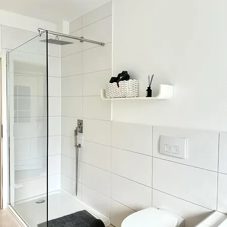 Exklusive Altbauwohnung Mit Whirlpool Und Küche Apartment